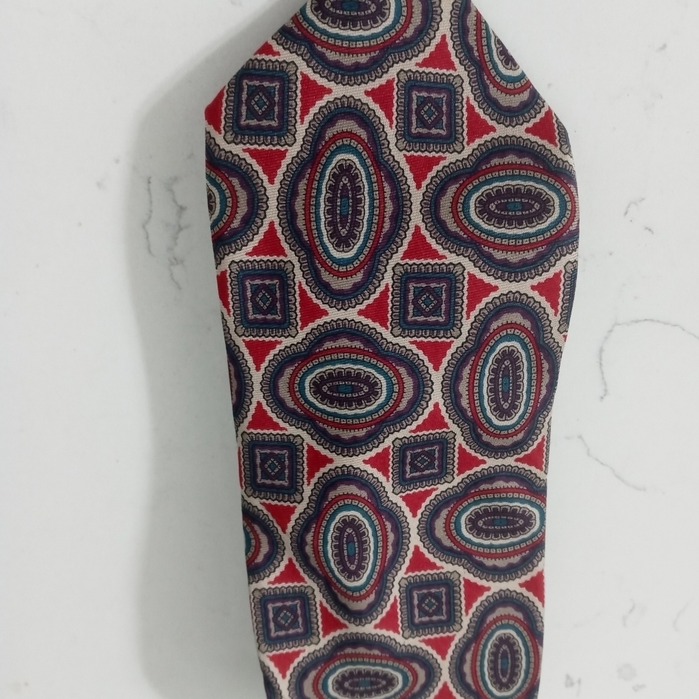 Land's End 100% Silk paisley Pointed Neck tie 54"
